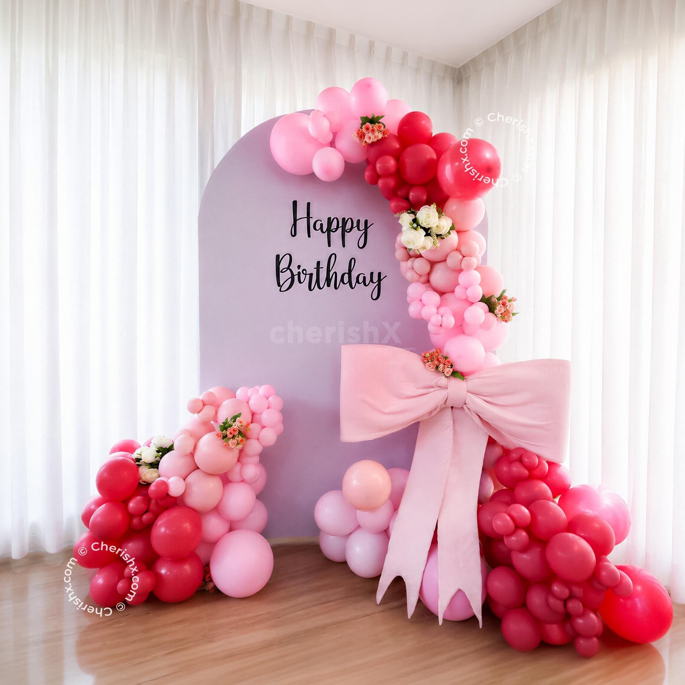 Luxury Golden Birthday Decoration 2 by Festoura